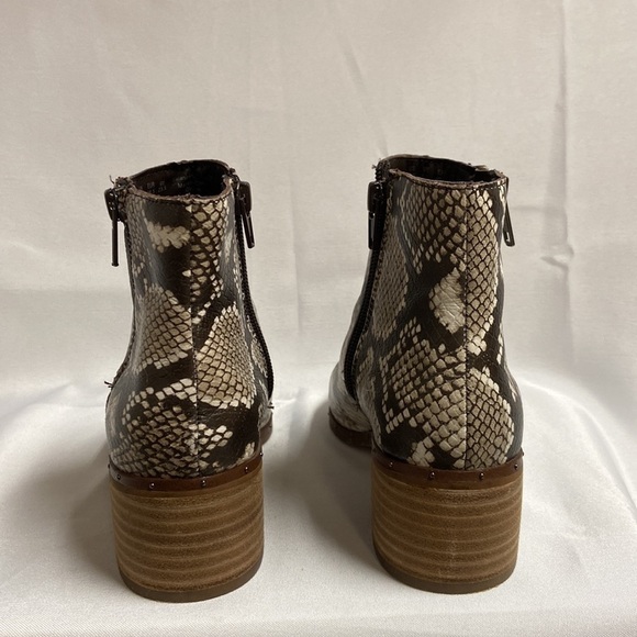 Bleeker & Bond Gwen Snakeskin Print Ankle Boot Bootie Brown Tan Size 6.5 - Picture 3 of 5